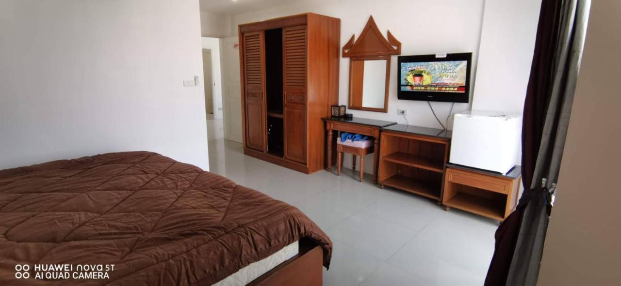 Sure Guesthouse Kamala Beach Esterno foto