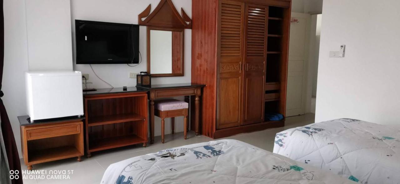 Sure Guesthouse Kamala Beach Esterno foto