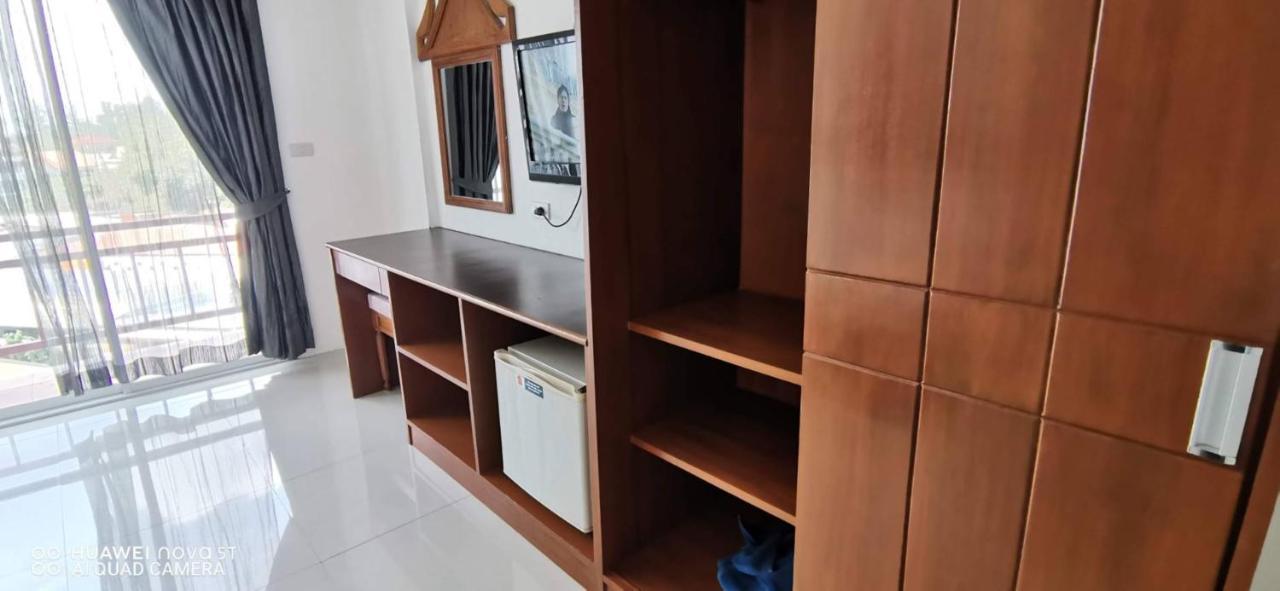Sure Guesthouse Kamala Beach Esterno foto