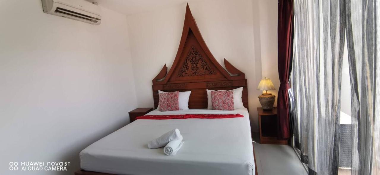 Sure Guesthouse Kamala Beach Esterno foto