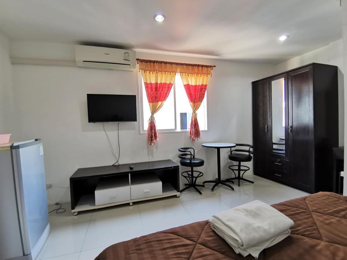 Sure Guesthouse Kamala Beach Esterno foto