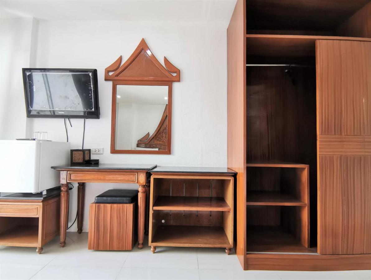 Sure Guesthouse Kamala Beach Esterno foto