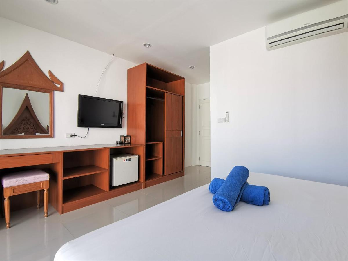 Sure Guesthouse Kamala Beach Esterno foto
